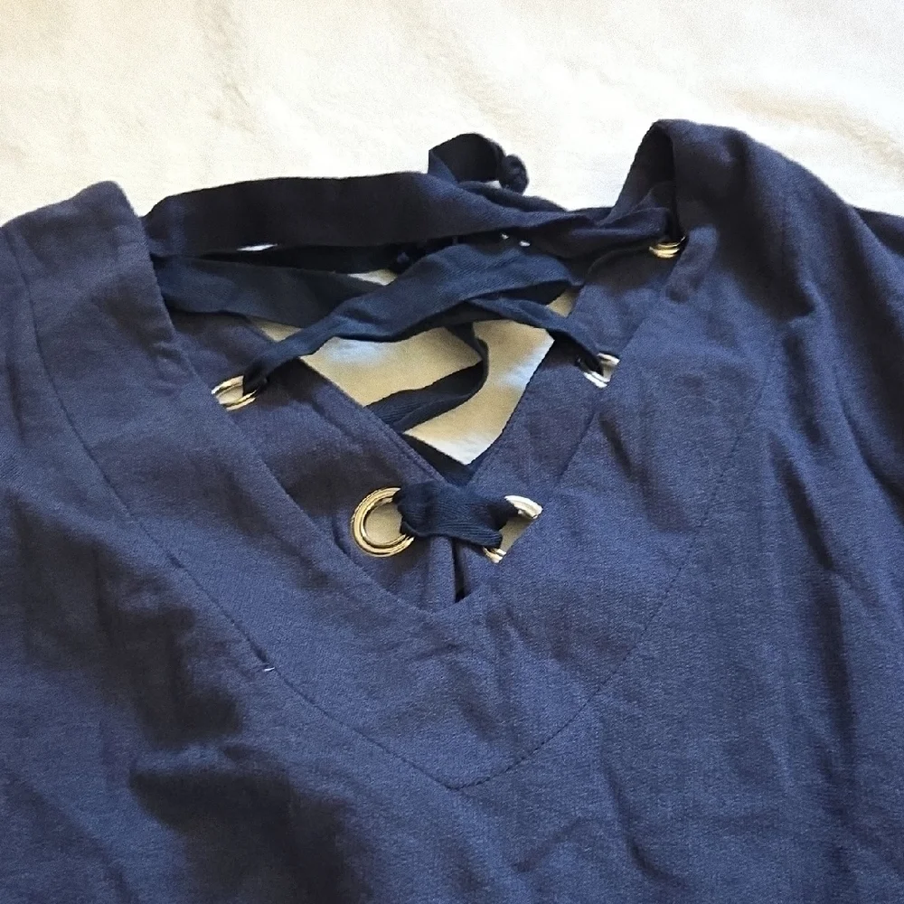She and Sky Navy Short Sleeve Top with Crisscross Back - Picture 4 of 6